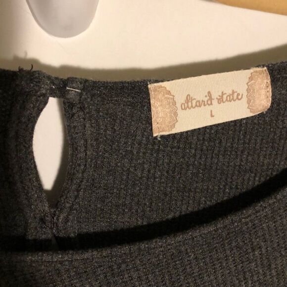 Altar’d State thermal/ribbed , gray top, large - Picture 4 of 8